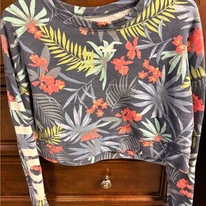 Hollister tropical Floral Crop Top with Coral  Accents